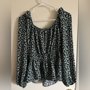 Nine West long sleeve peplum floral top